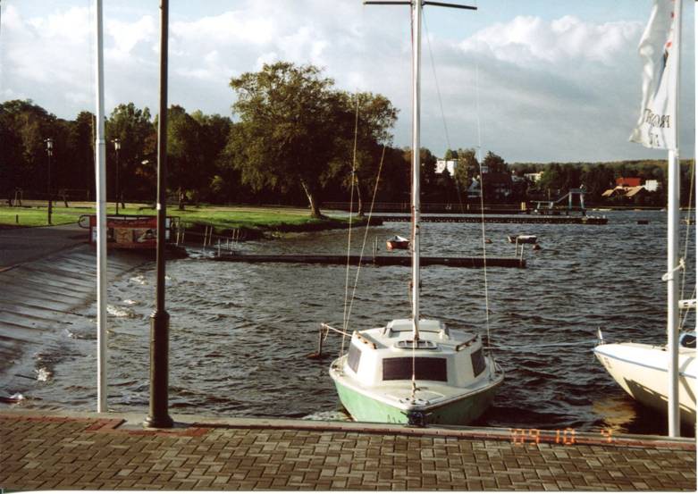 image015